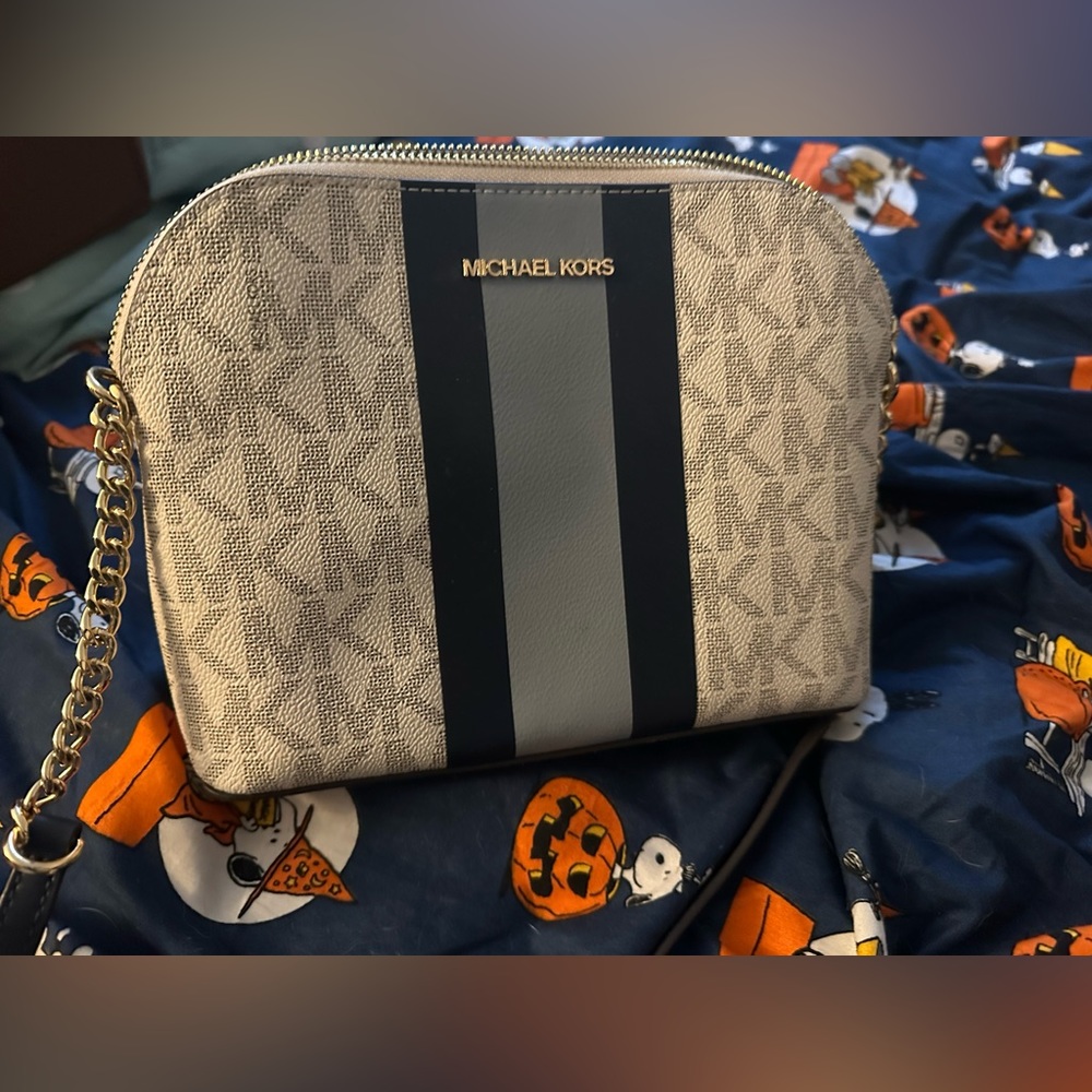 Authentic Michael Kors dome crossbody